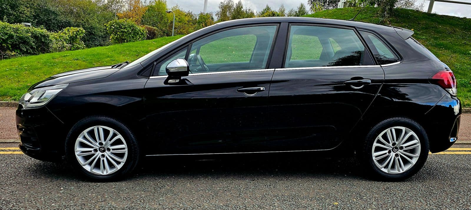 Citroen C4 - image 1 of 29