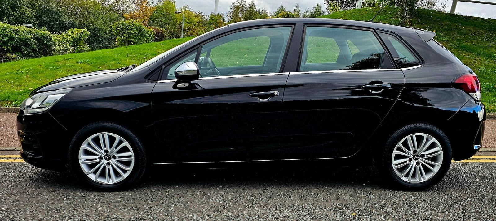 Citroen C4 - image 1 of 29