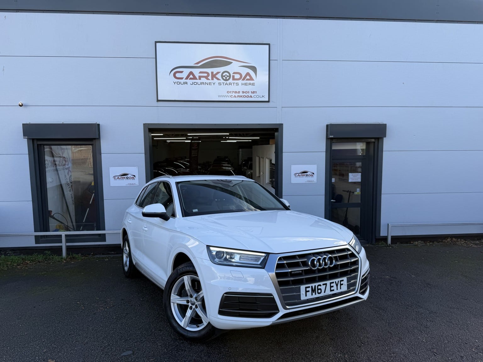 2018 Audi Q5 2.0 TDI Sport in white — photo 1 of 92