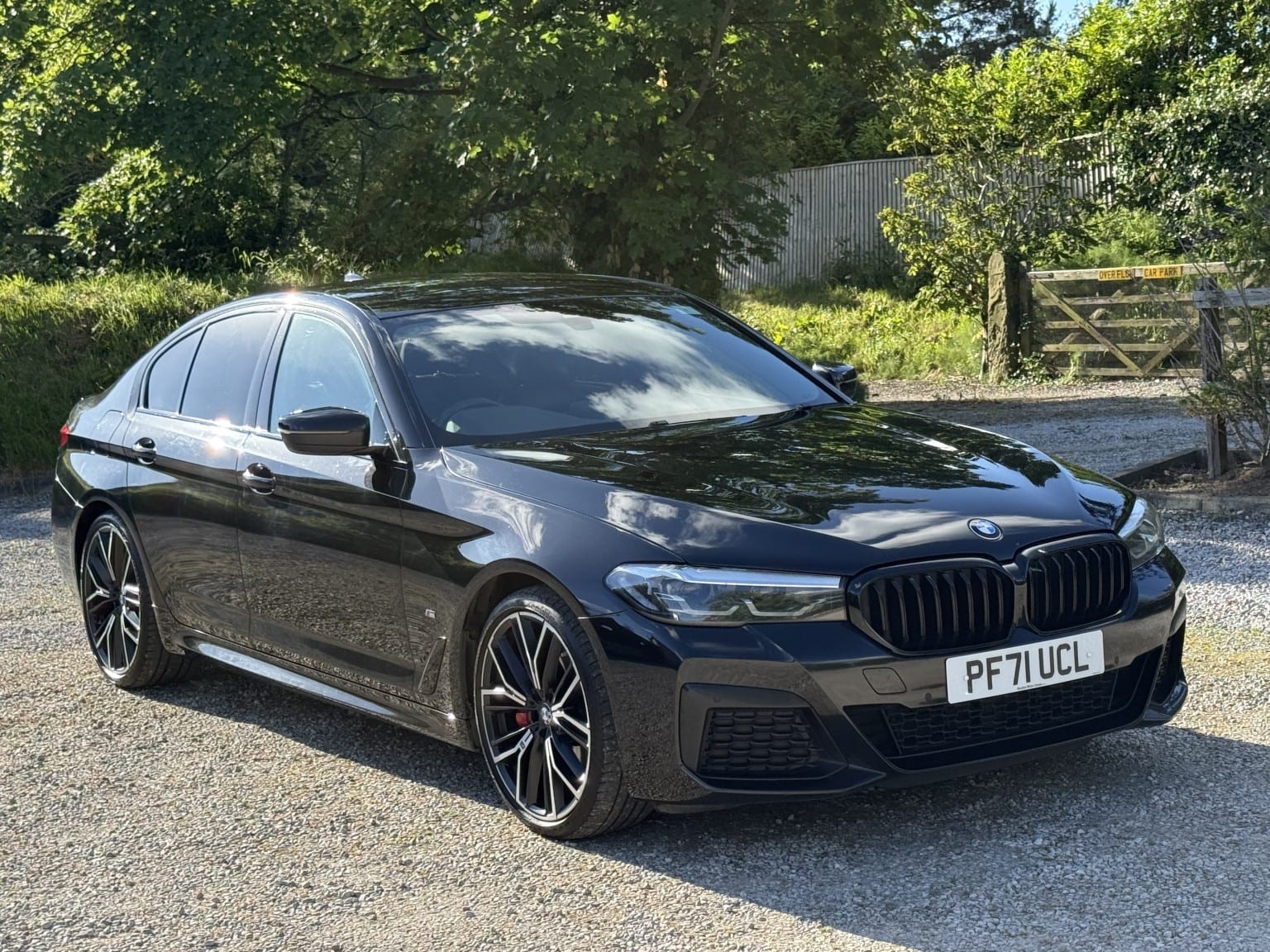 BMW 5 Series - image 1 of 23