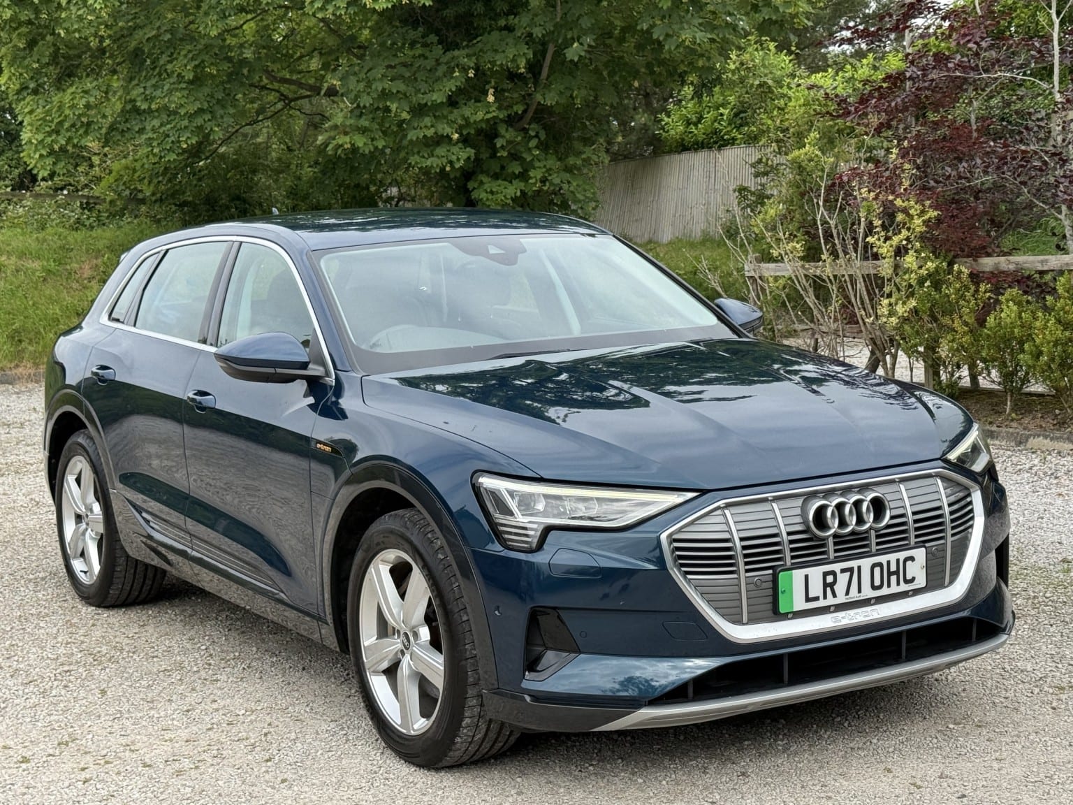 Audi e-tron - image 1 of 18