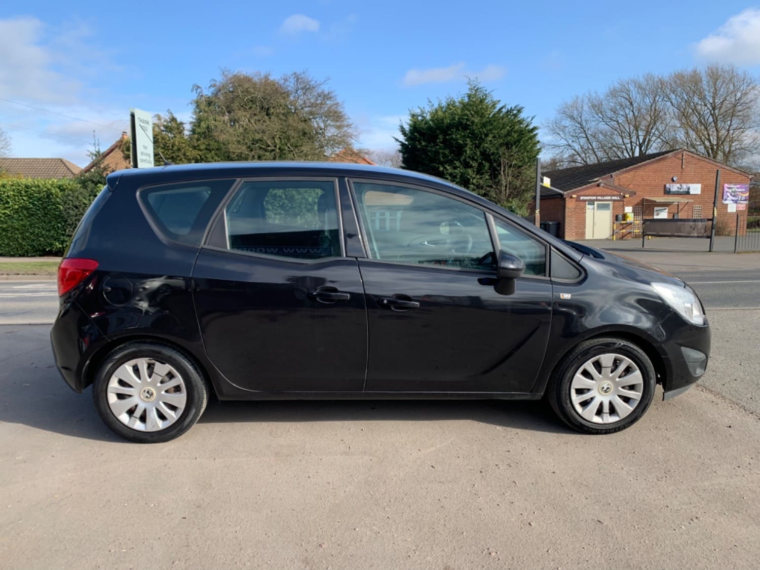 Vauxhall Meriva - image 1 of 15