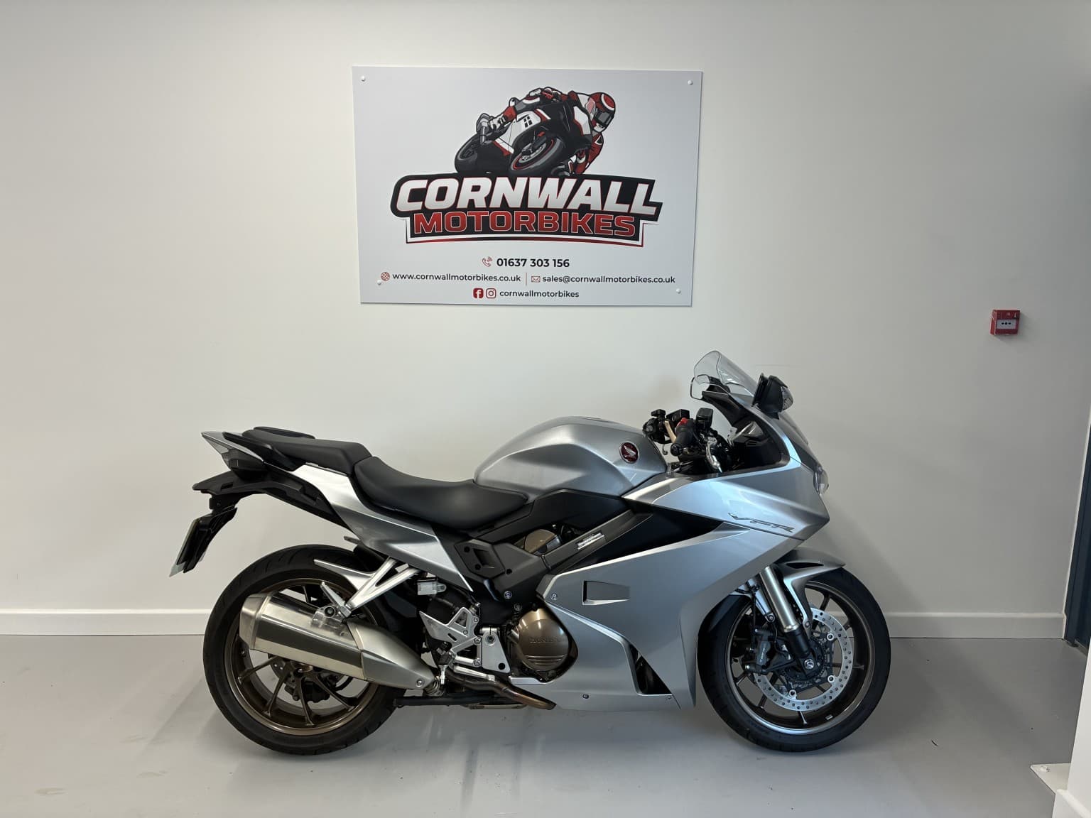 2019 Honda VFR800 F — photo 1 of 18