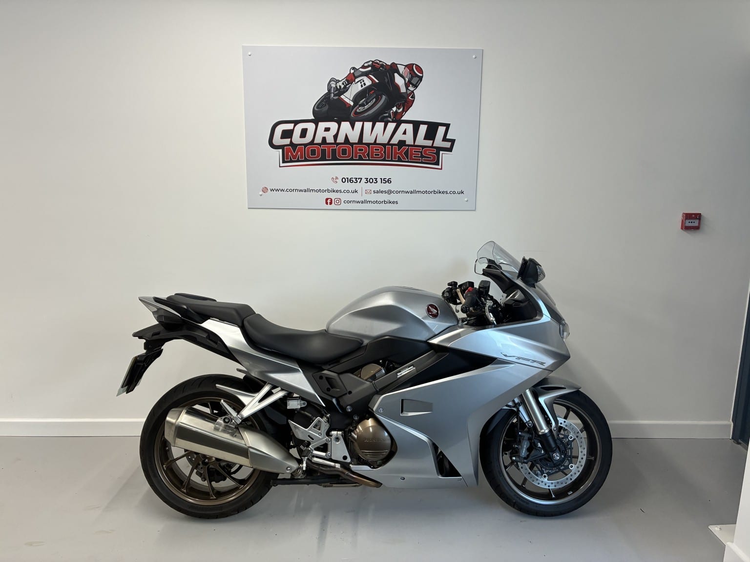 Honda VFR800 - image 1 of 18