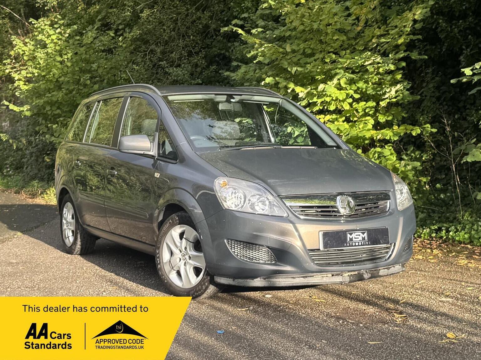 Vauxhall Zafira - image 1 of 32