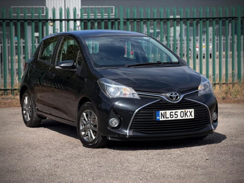2015 TOYOTA YARIS