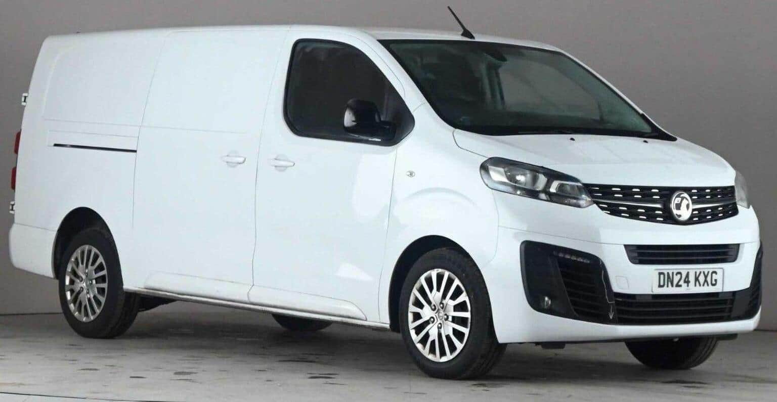 Vauxhall Vivaro - image 1 of 11