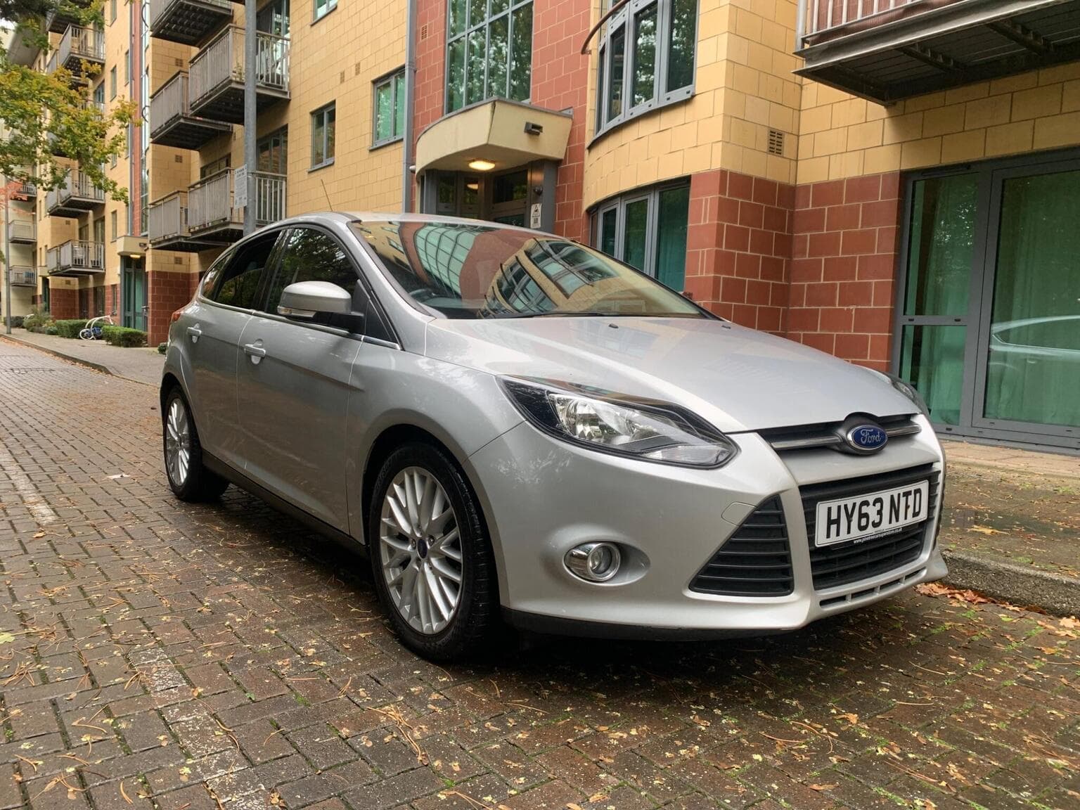 Ford Focus - image 1 of 33
