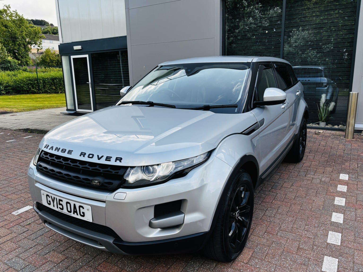 Land Rover Range Rover Evoque - image 1 of 58
