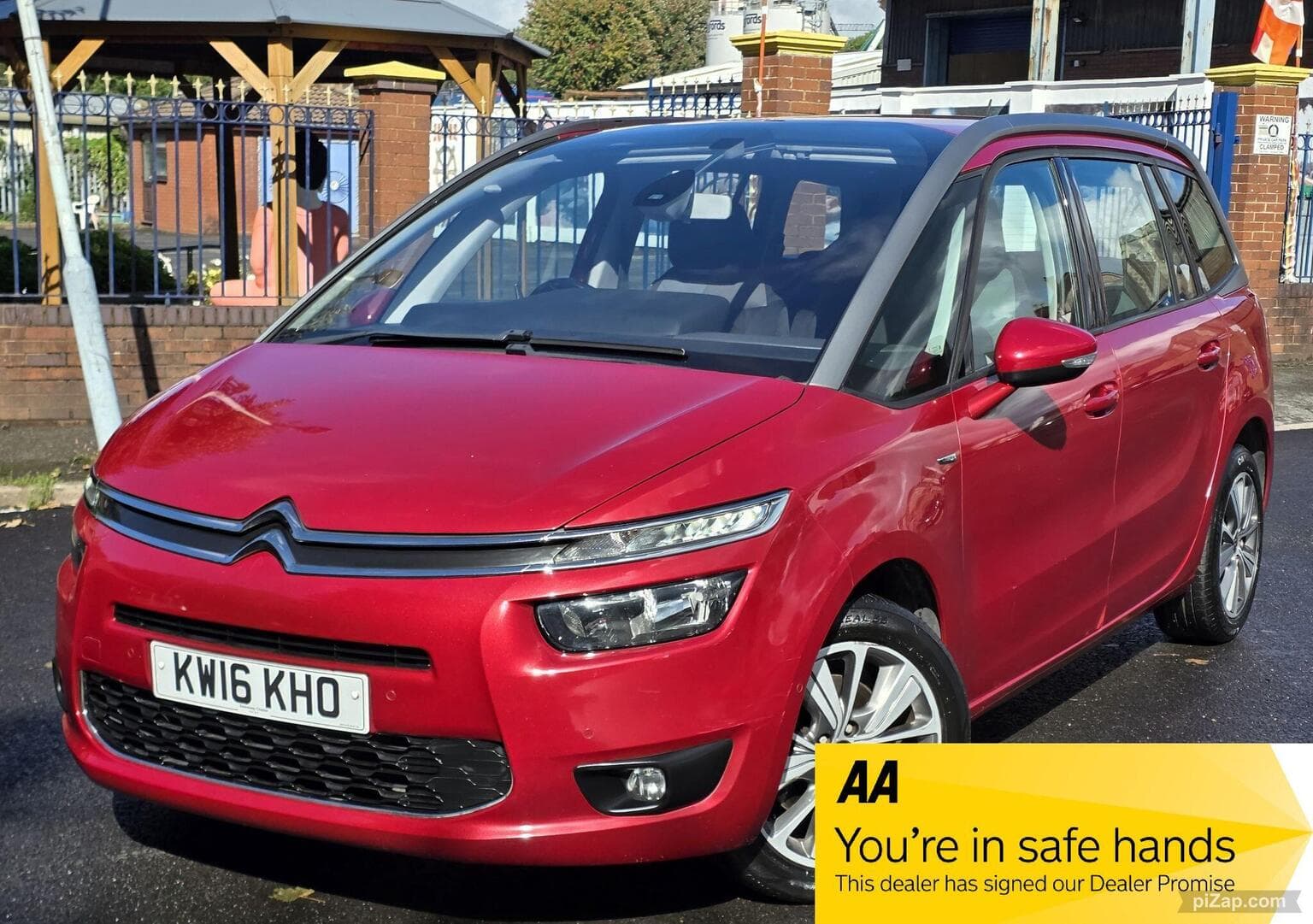 Citroen Grand C4 Picasso - image 1 of 49