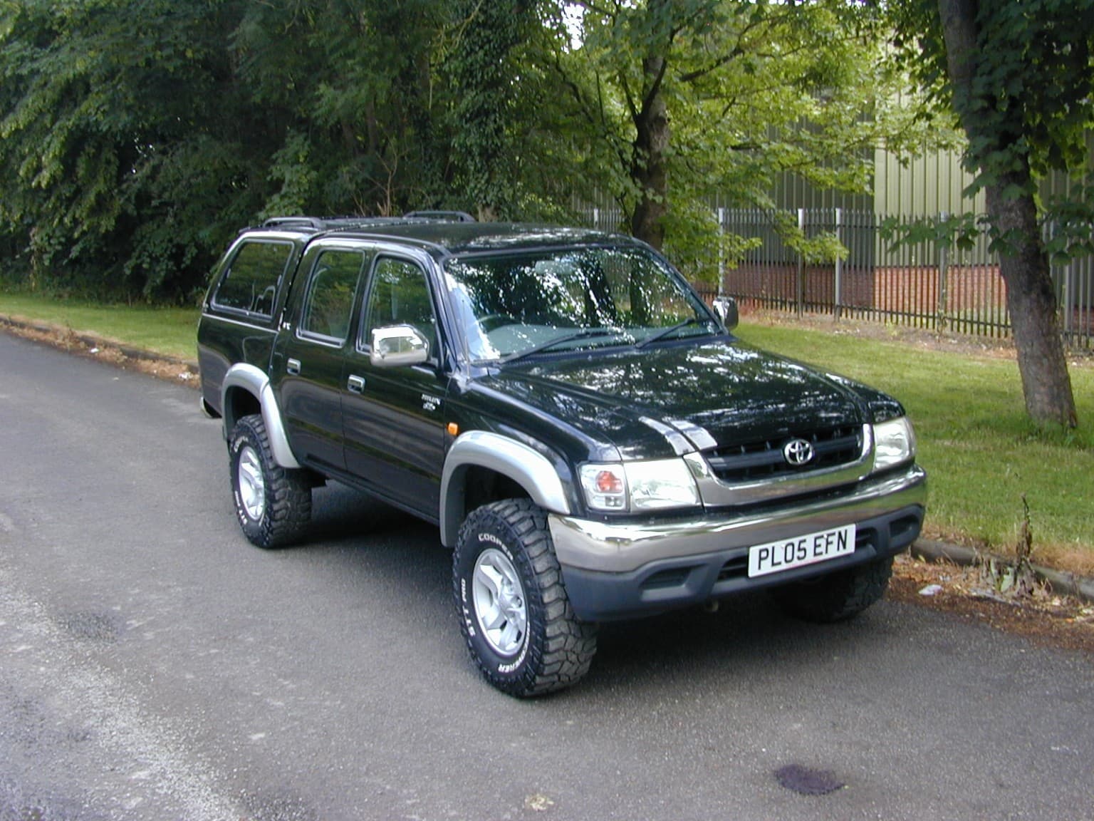 Toyota Hilux - image 1 of 60