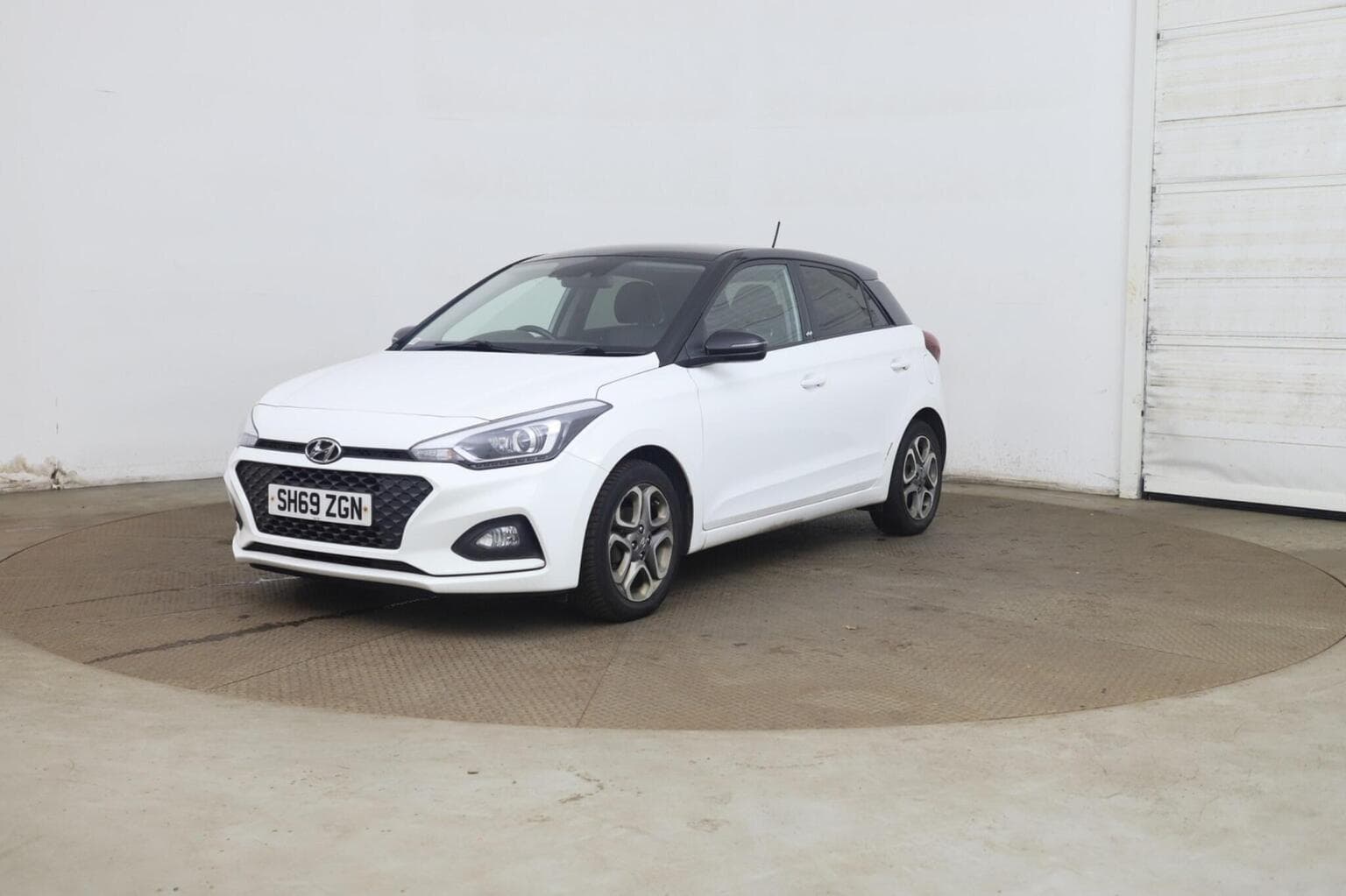 Hyundai i20 - image 1 of 6