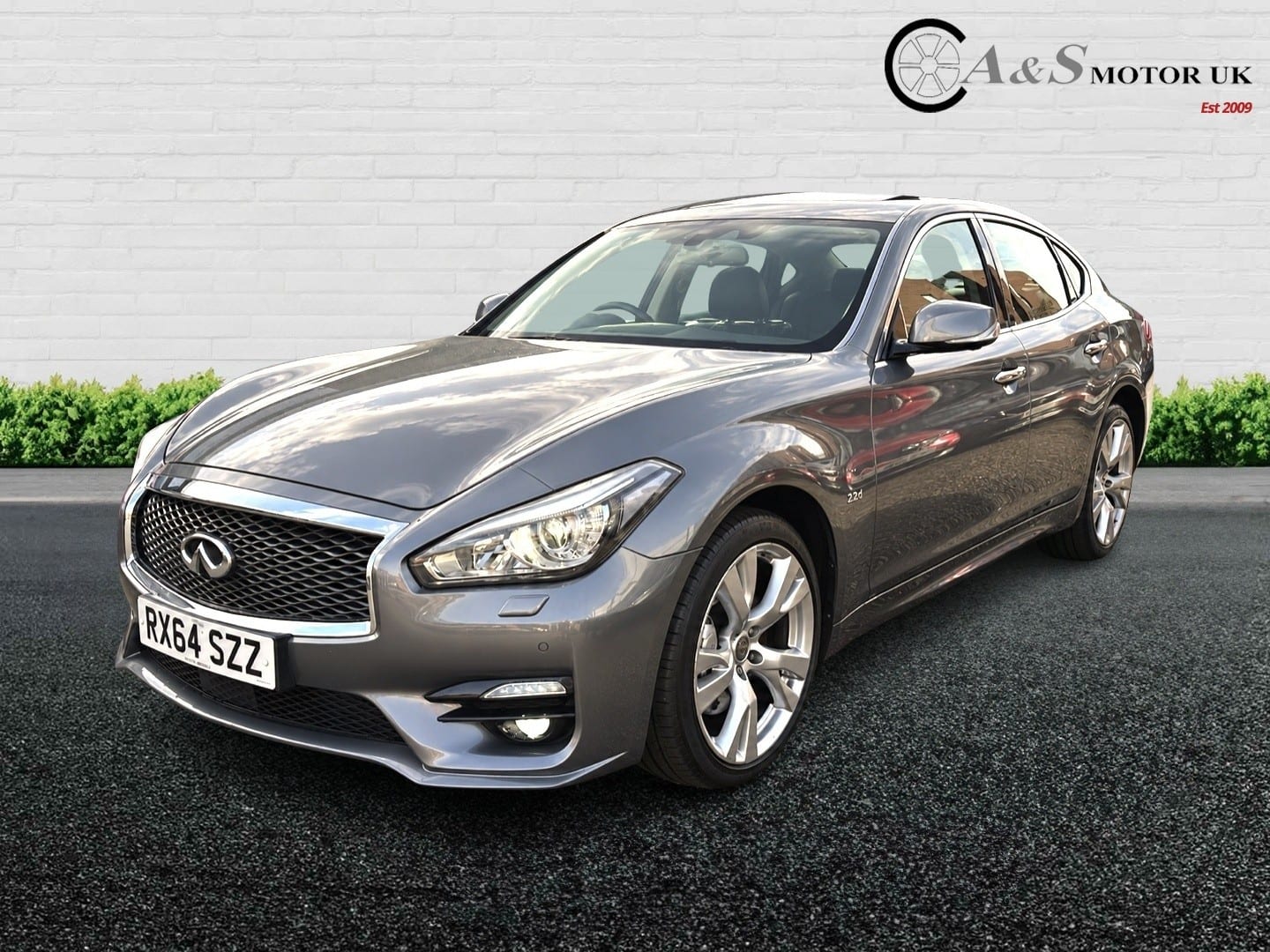 2015 Infiniti Q70 2.2 d Sport in grey — photo 1 of 23