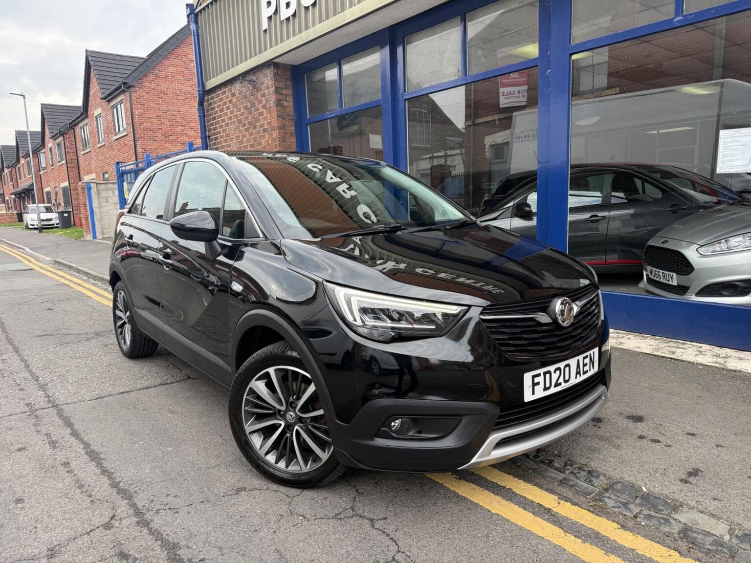 Vauxhall Crossland X - image 1 of 68