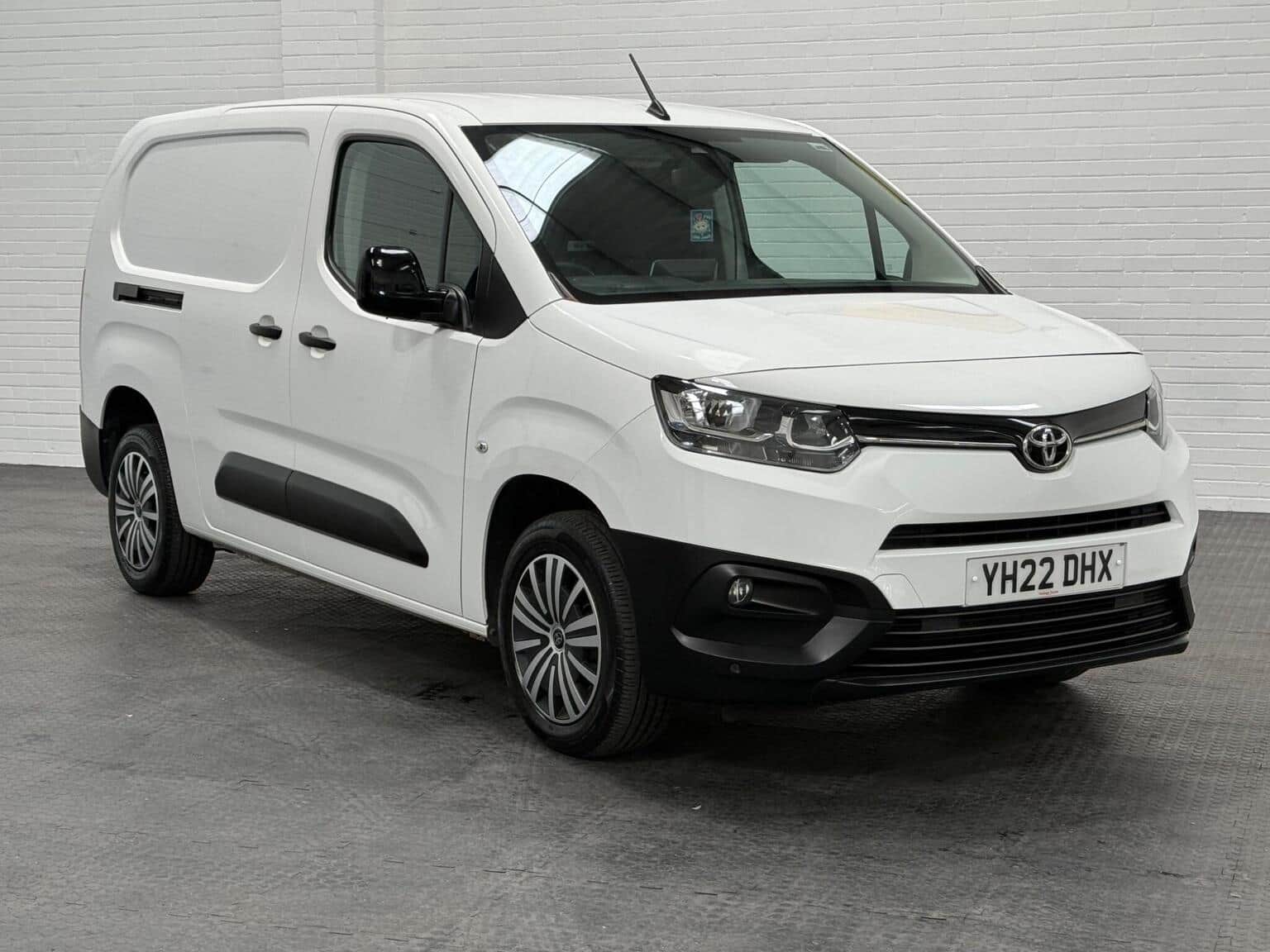 Toyota Proace City - image 1 of 100
