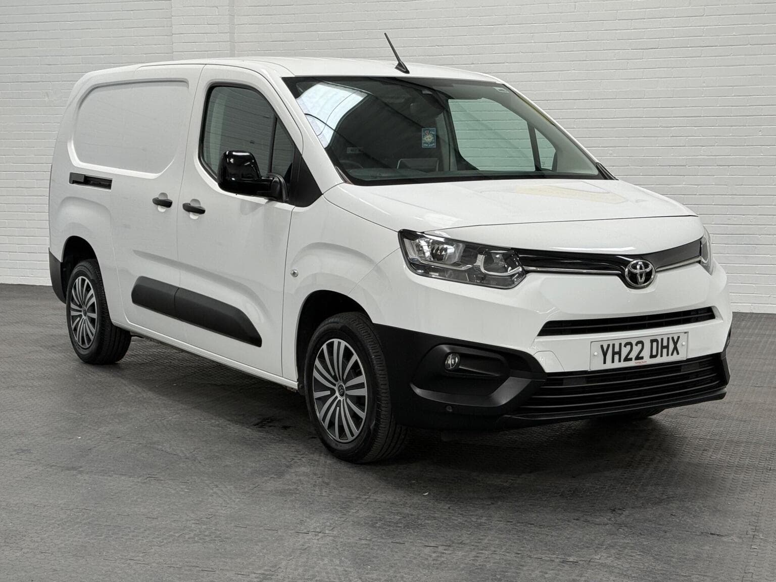 Toyota Proace City - image 1 of 100