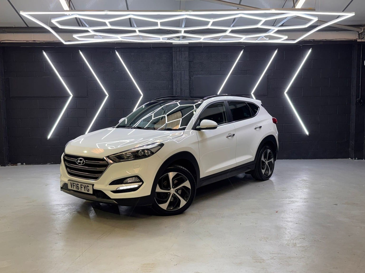 Hyundai Tucson - image 1 of 58