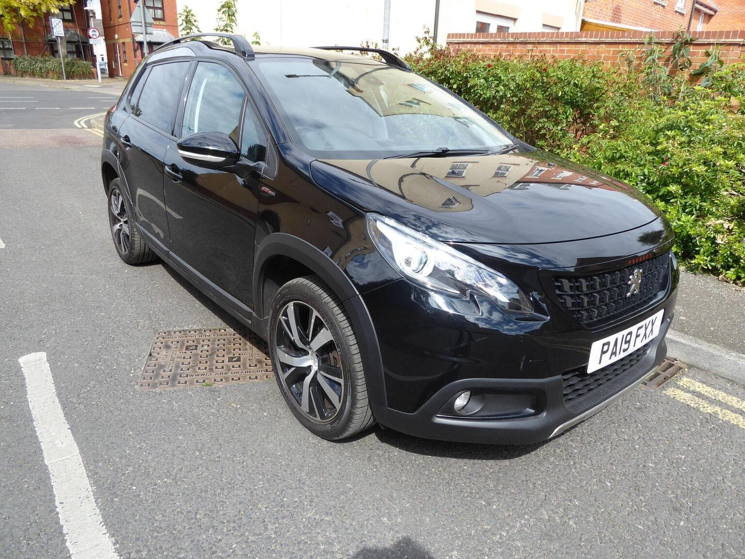 Peugeot 2008 - image 1 of 24