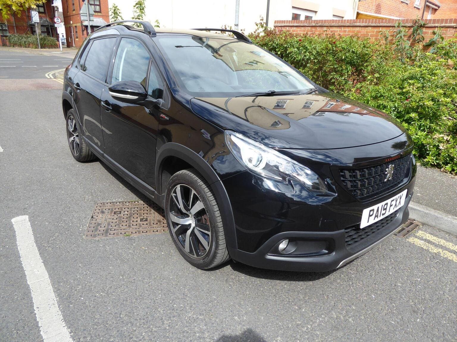 Peugeot 2008 - image 1 of 24