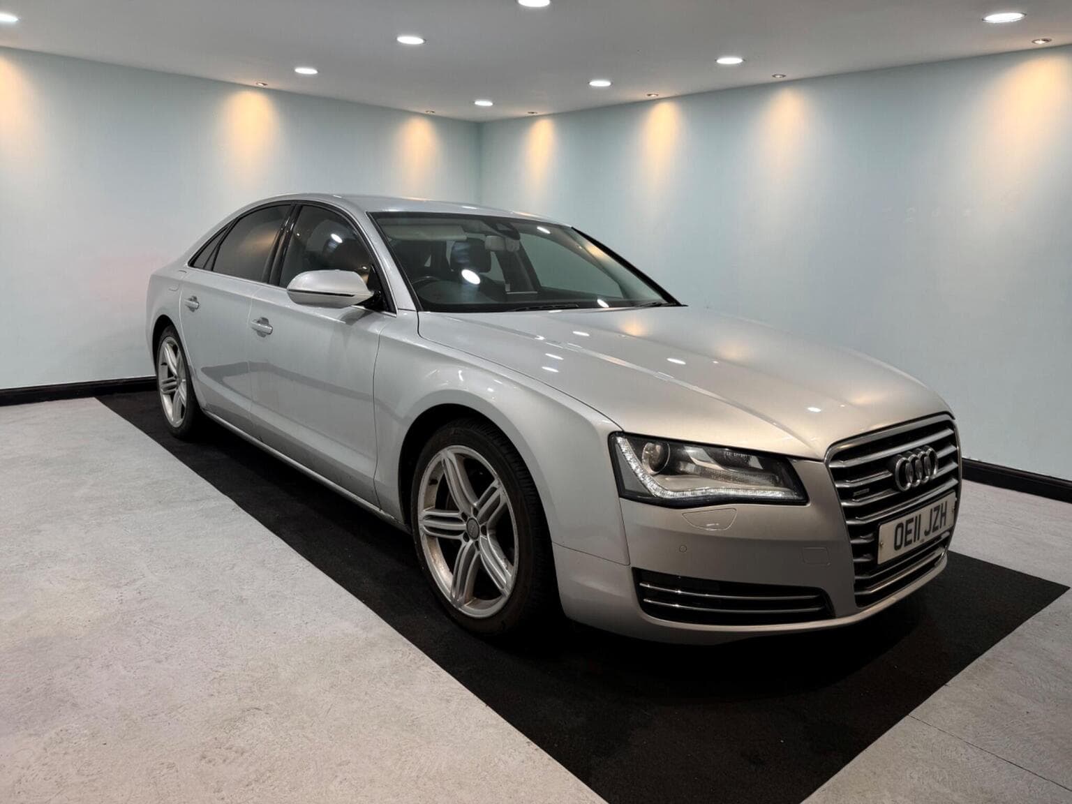 Audi A8 - image 1 of 39