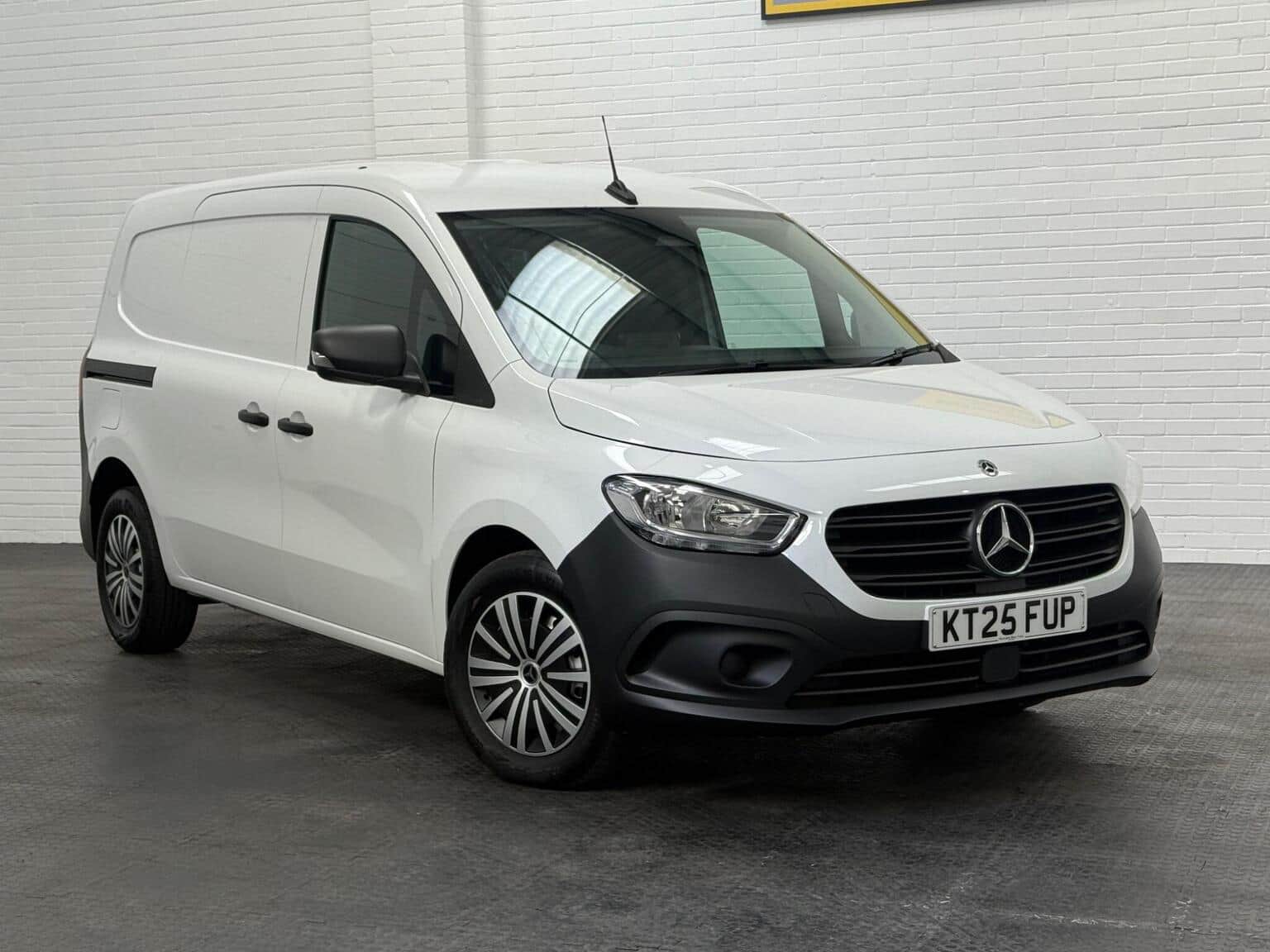 Mercedes-Benz Citan - image 1 of 98