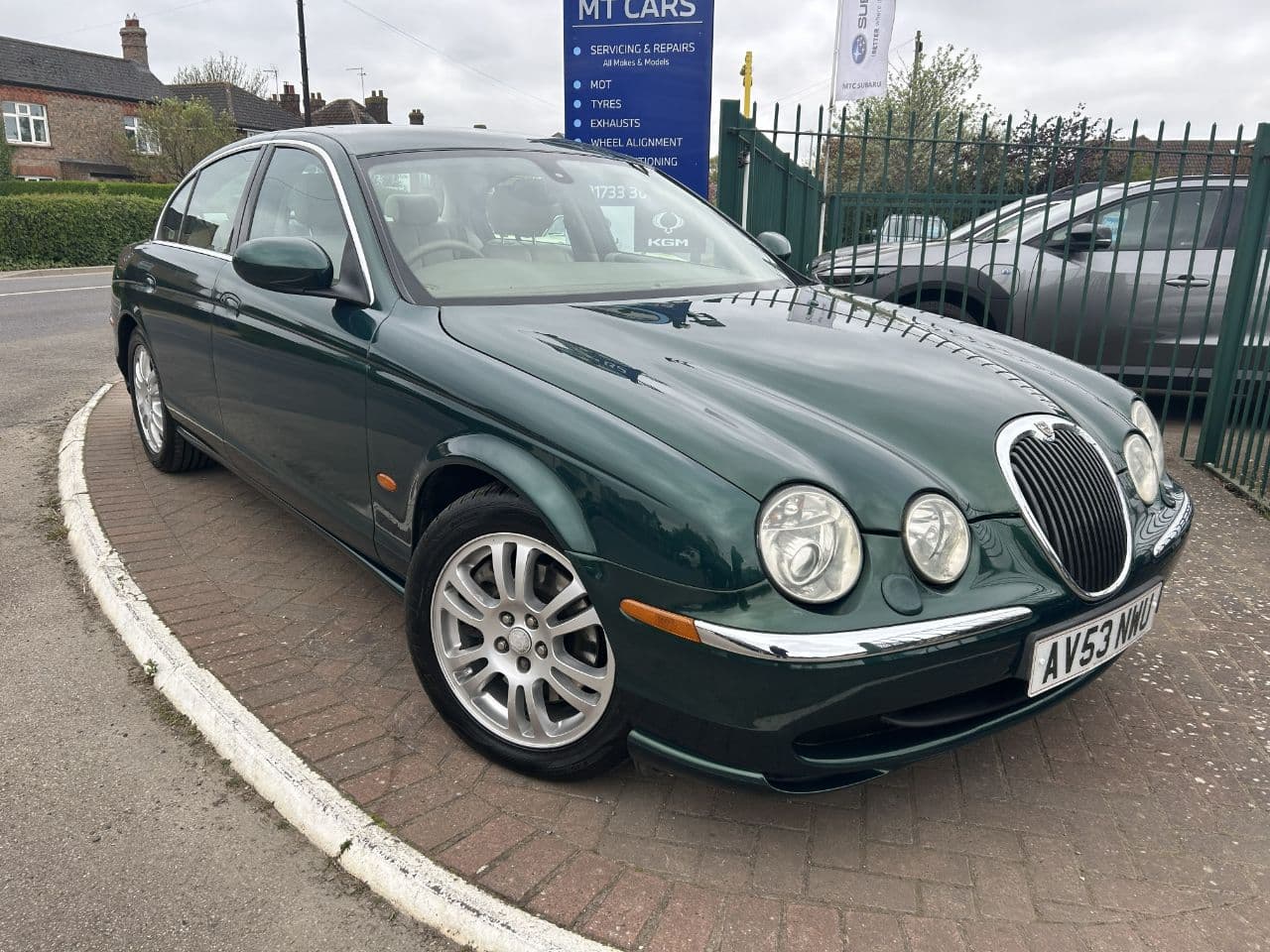 Jaguar S-Type - image 1 of 35
