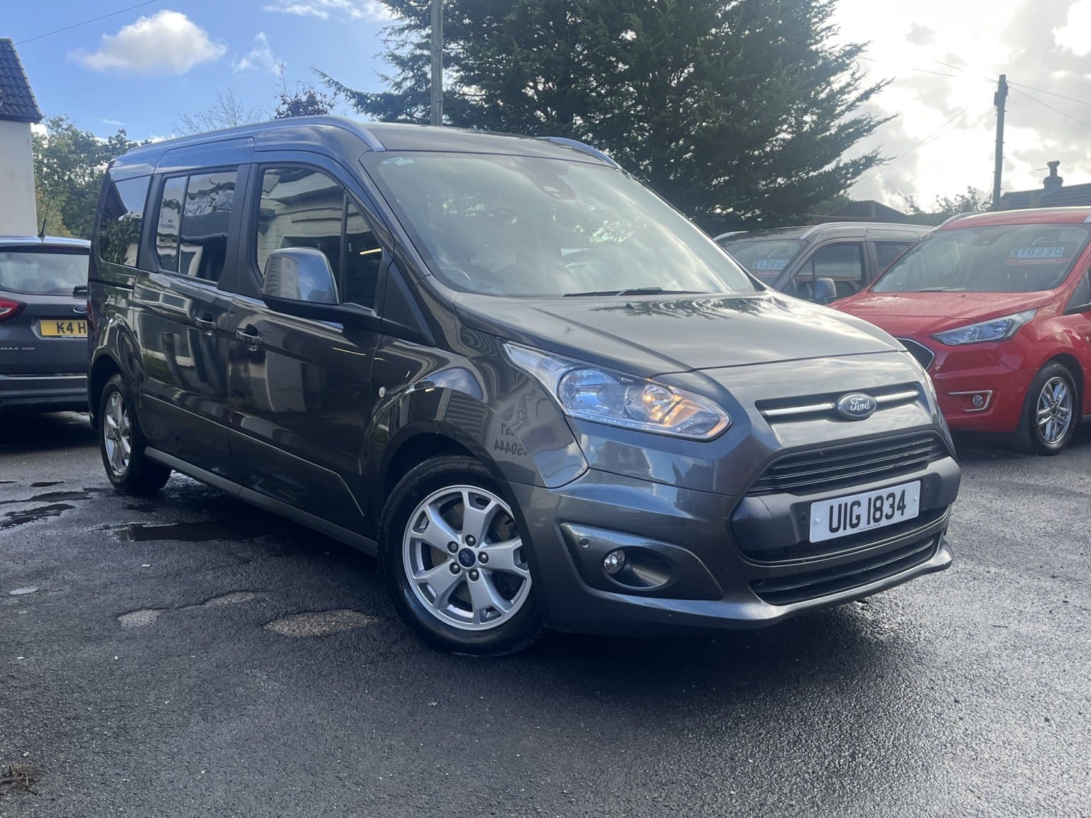 2019 Ford Grand Tourneo Connect 1.5 TDCi Titanium in grey — photo 1 of 15
