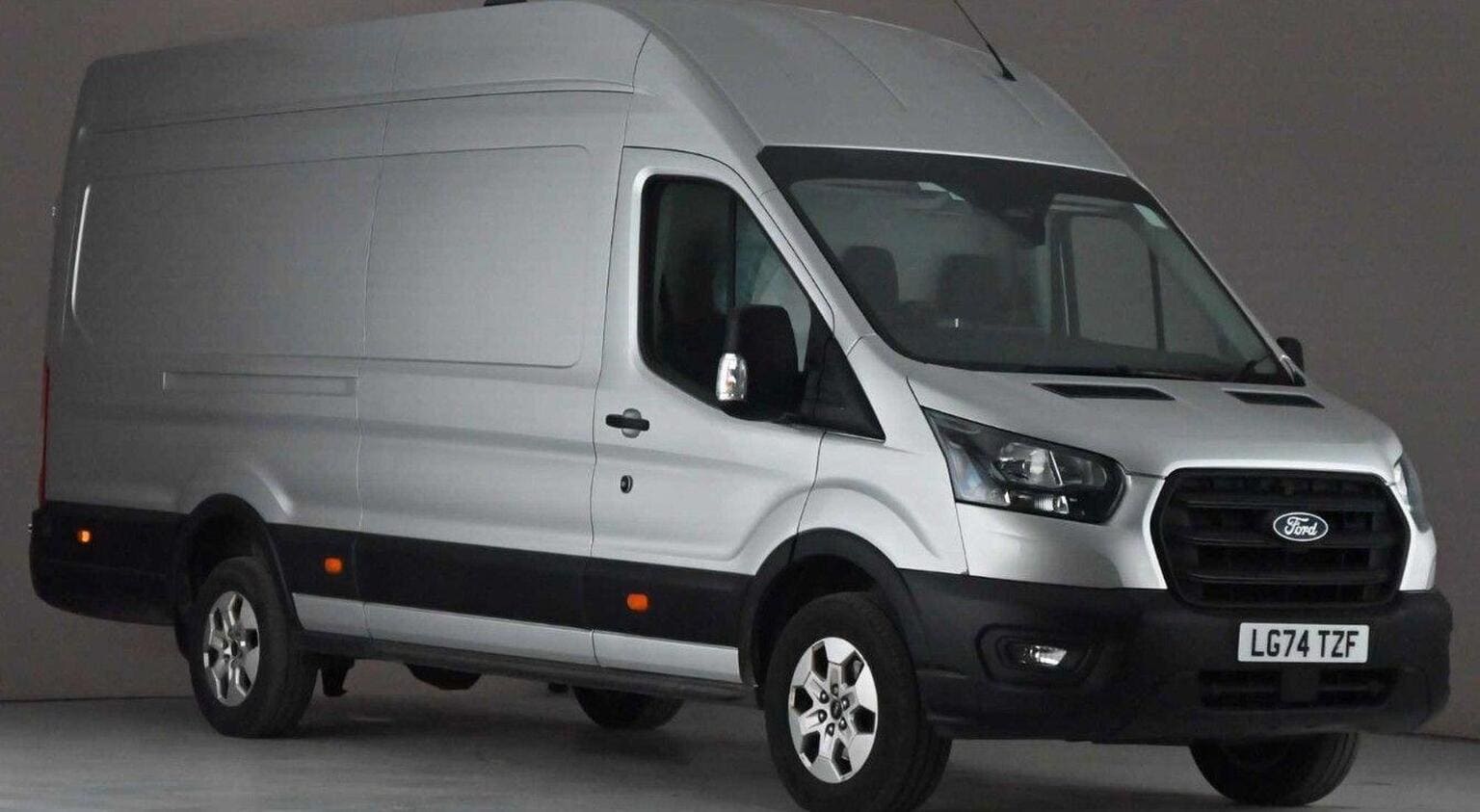 Ford Transit - image 1 of 10