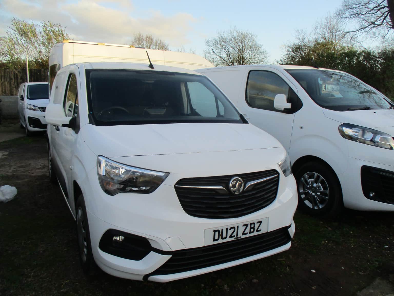 Vauxhall Combo - image 1 of 10