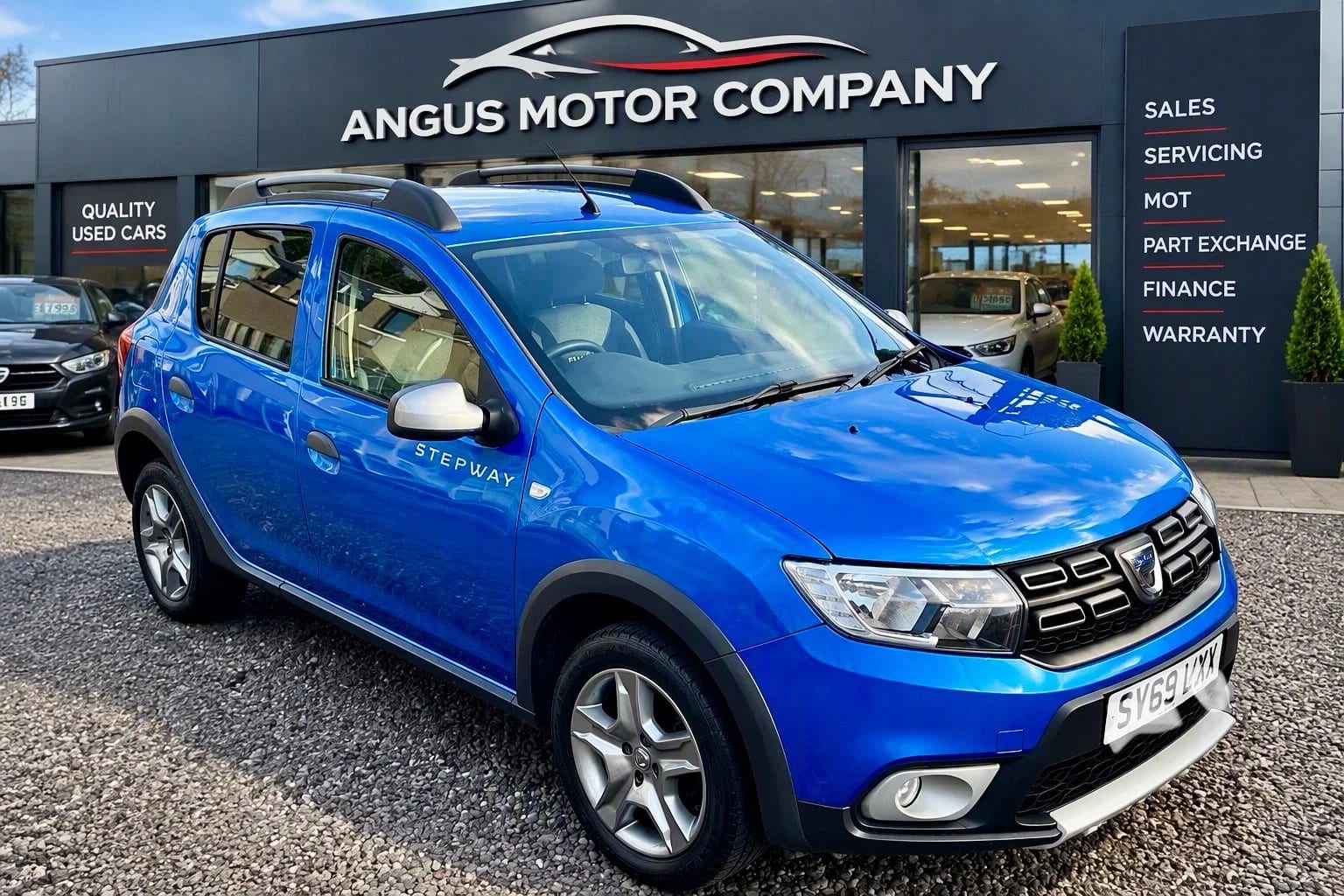 Dacia Sandero Stepway - image 1 of 21