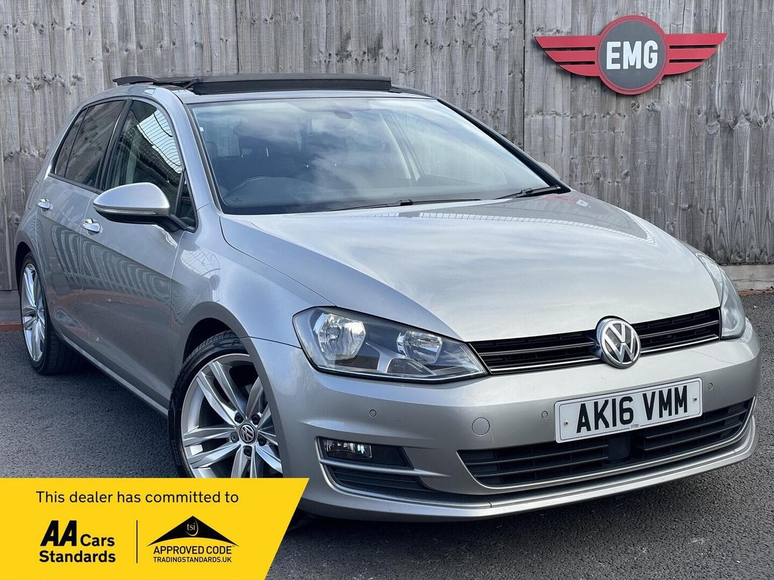 Volkswagen Golf - image 1 of 73