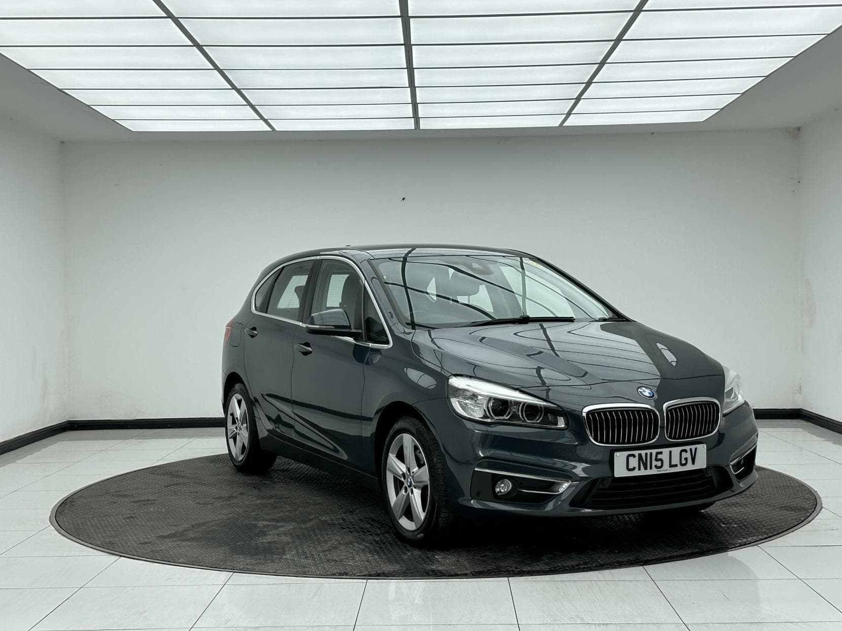 BMW 2 Series Active Tourer - image 1 of 59