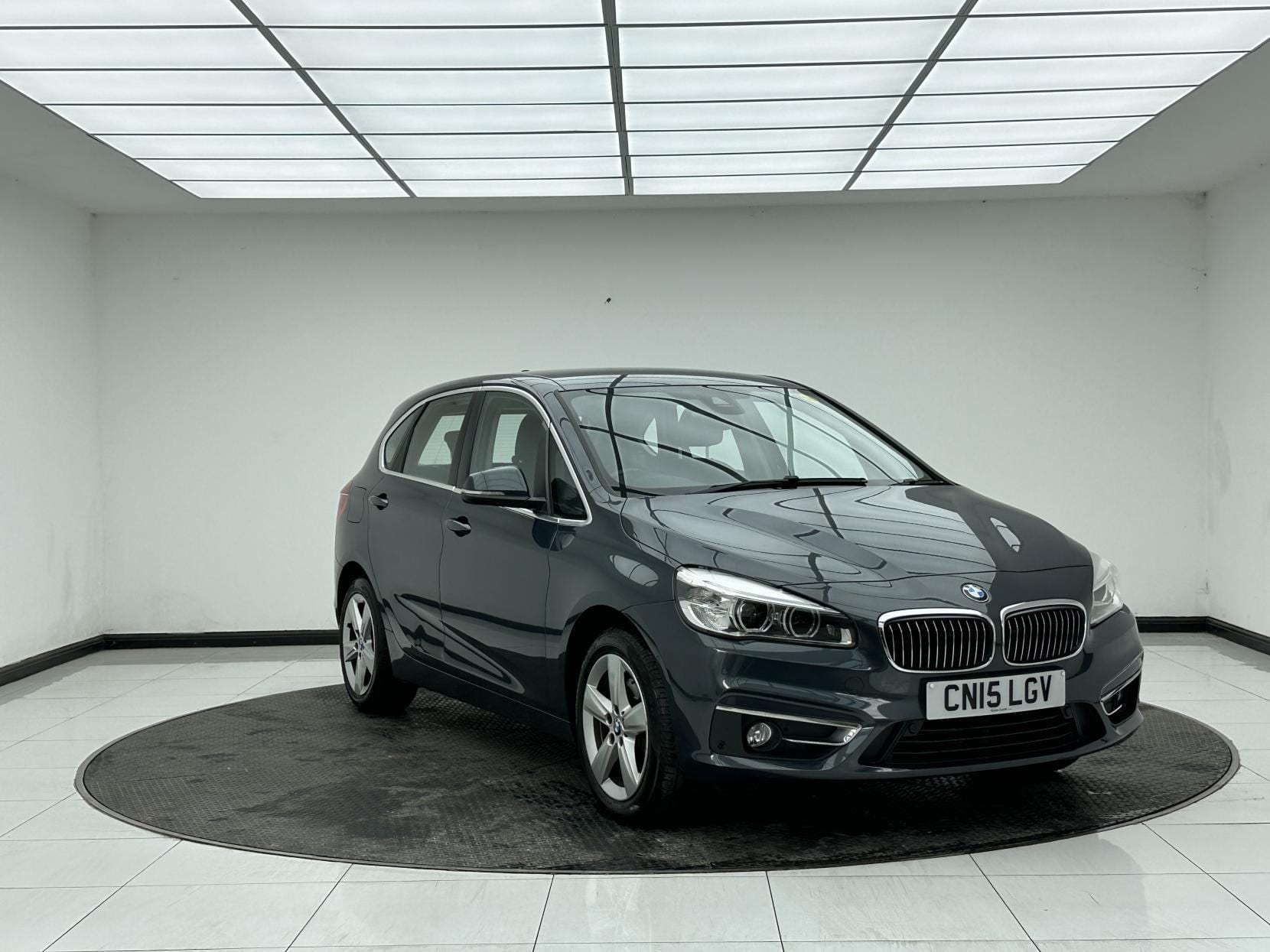 BMW 2 Series Active Tourer - image 1 of 59