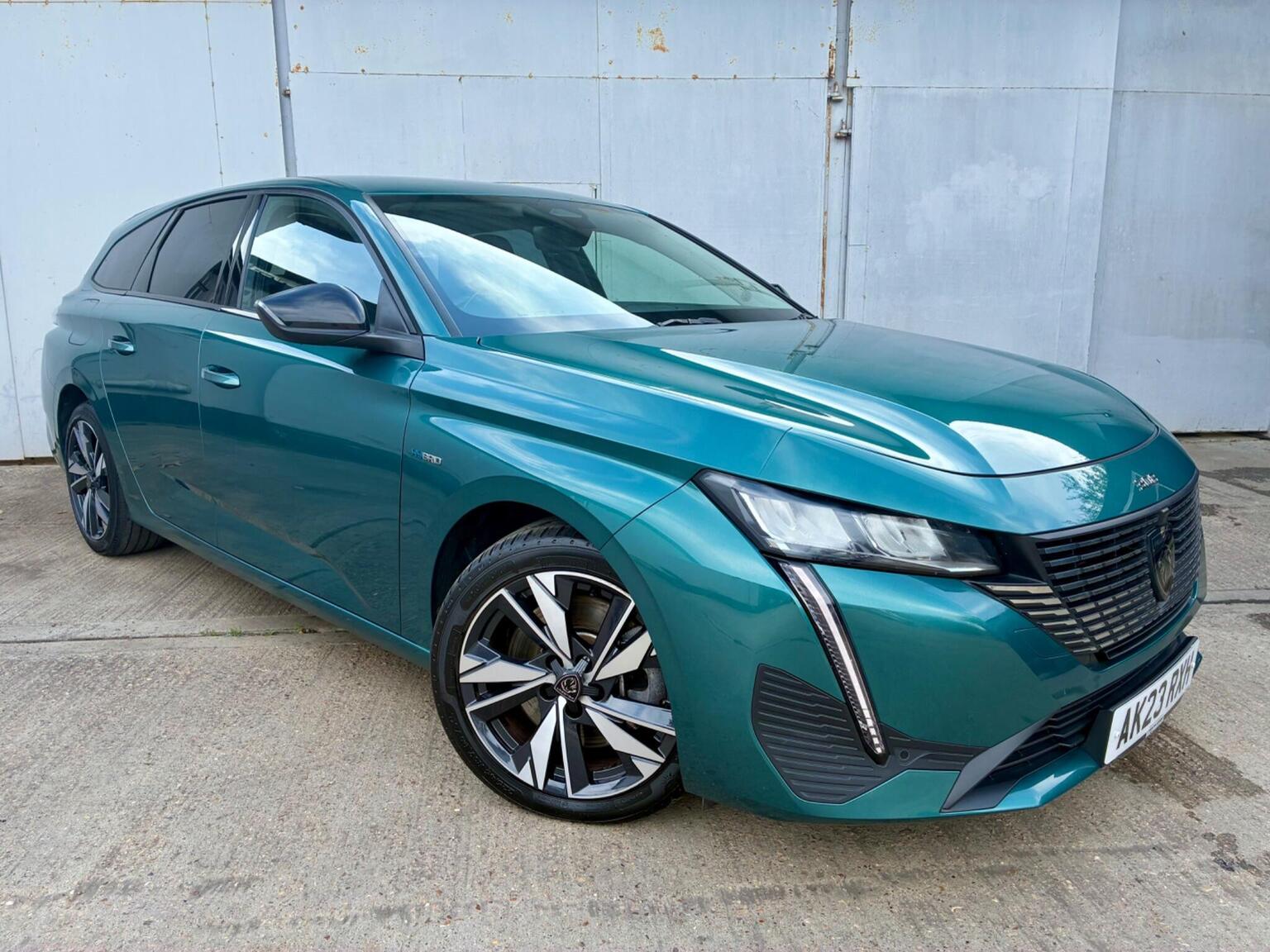 Peugeot 308 SW - image 1 of 61