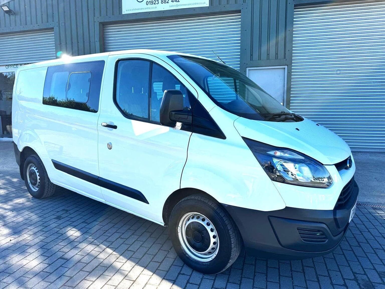 Ford Transit Custom - image 1 of 20