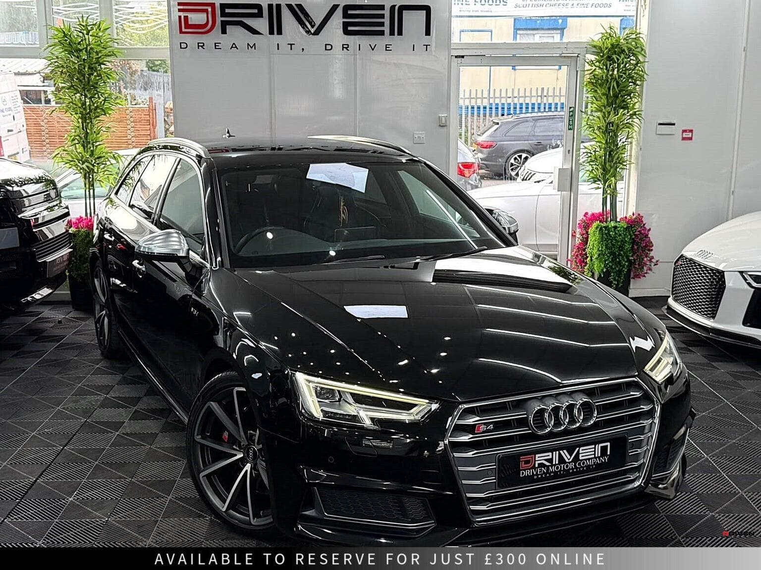 Audi S4 Avant - image 1 of 33