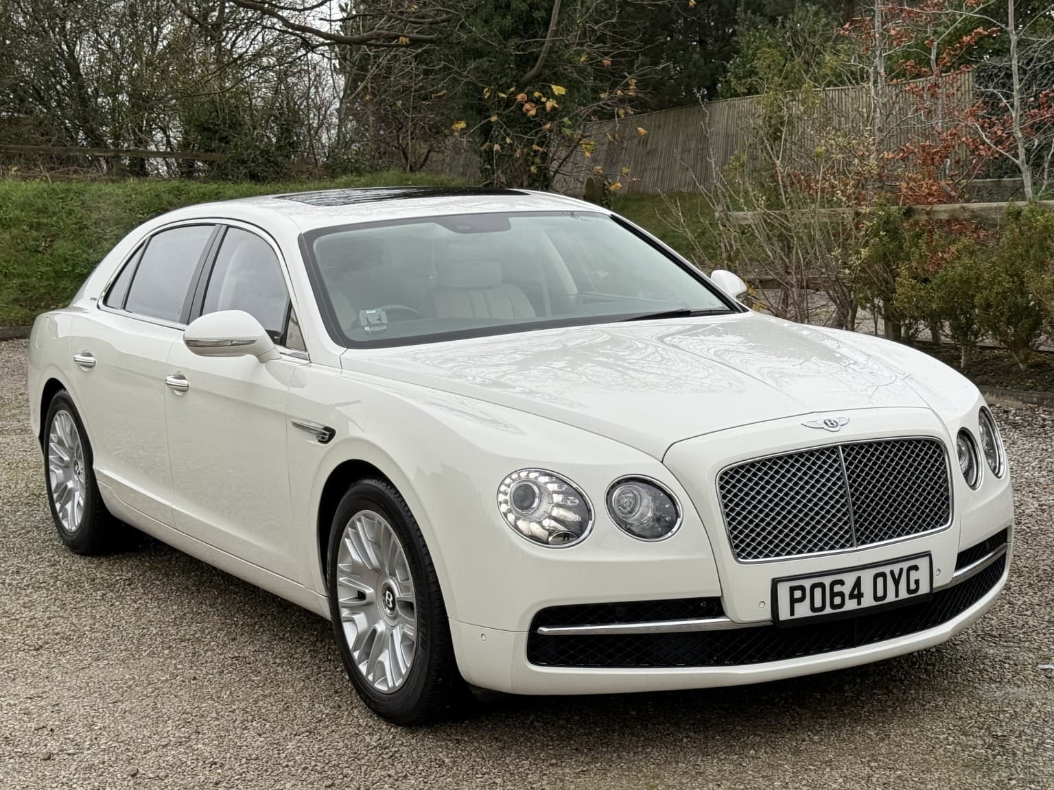 Bentley Flying Spur - image 1 of 34