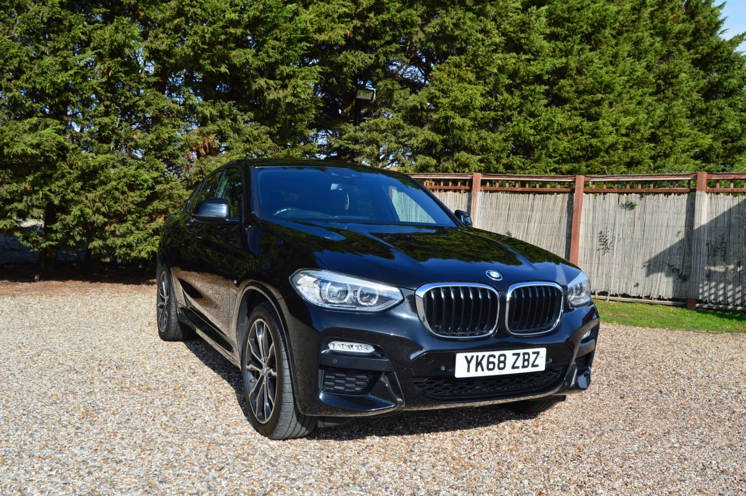 BMW X4 - image 1 of 39