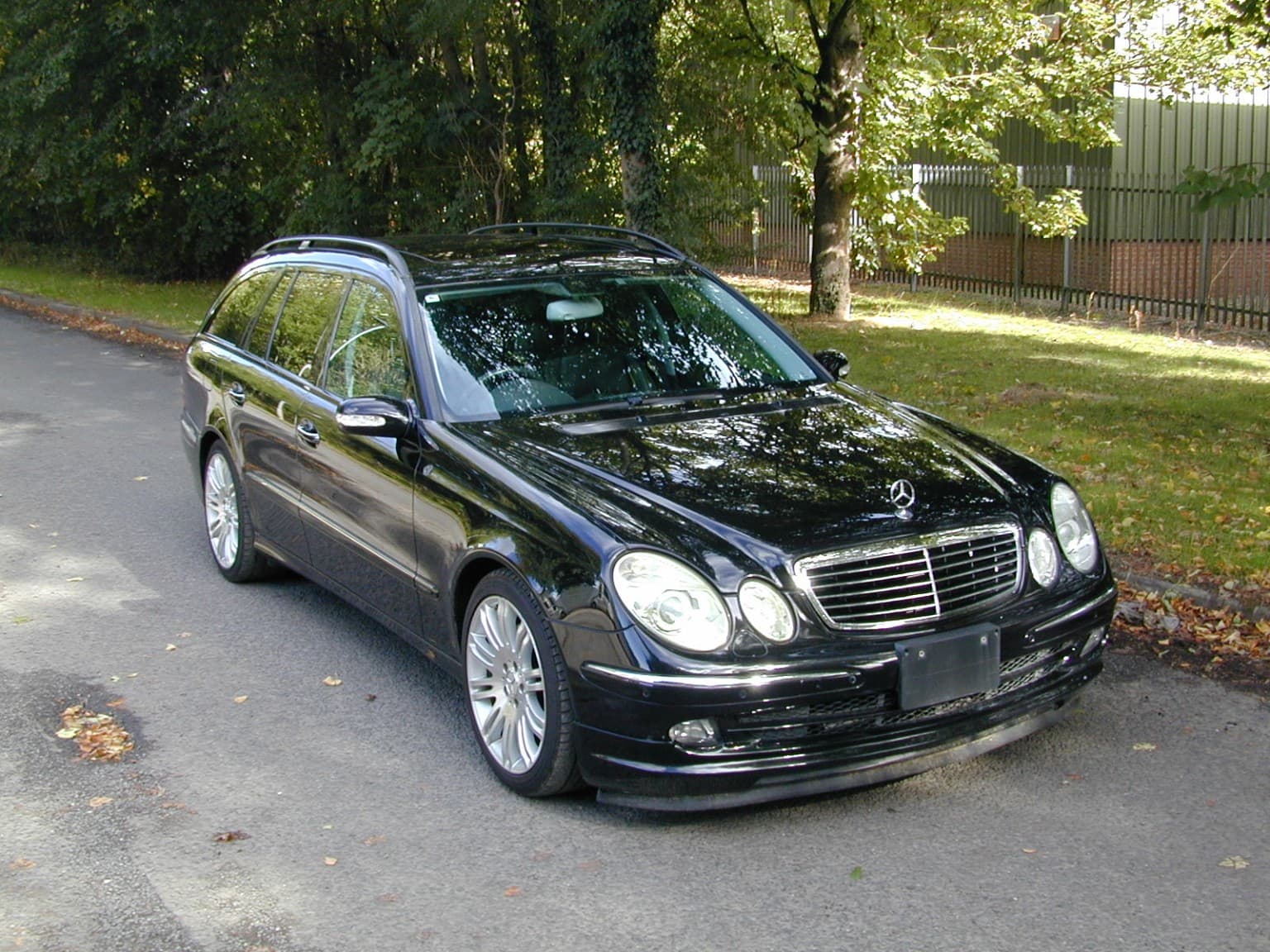 Mercedes-Benz E Class - image 1 of 94