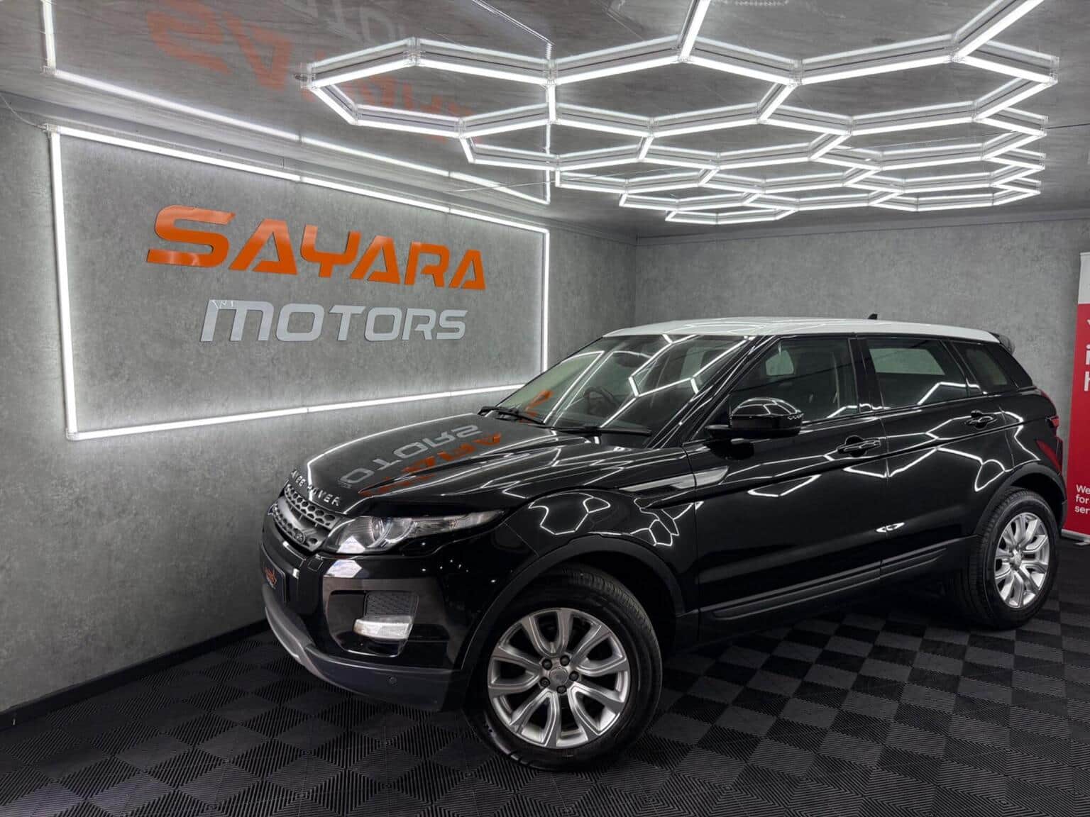 Land Rover Range Rover Evoque - image 1 of 41