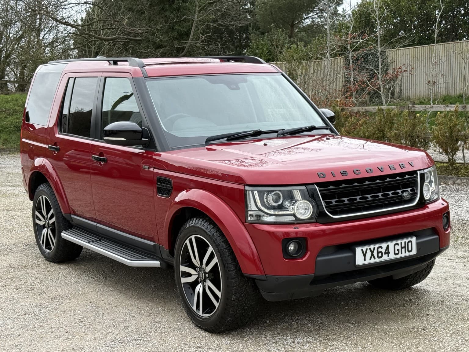 Land Rover Discovery 4 - image 1 of 22