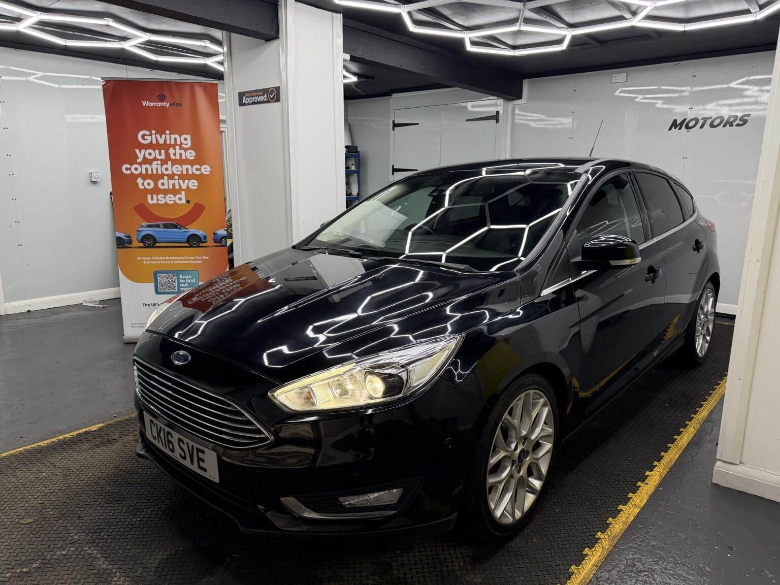 Ford Focus - image 1 of 30