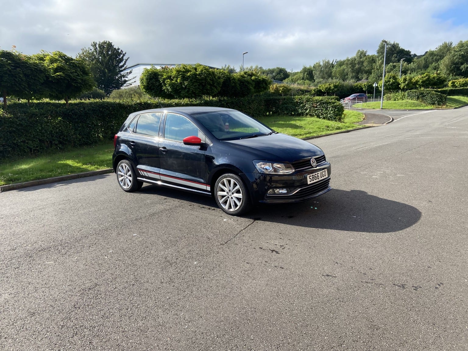 Volkswagen Polo - image 1 of 16