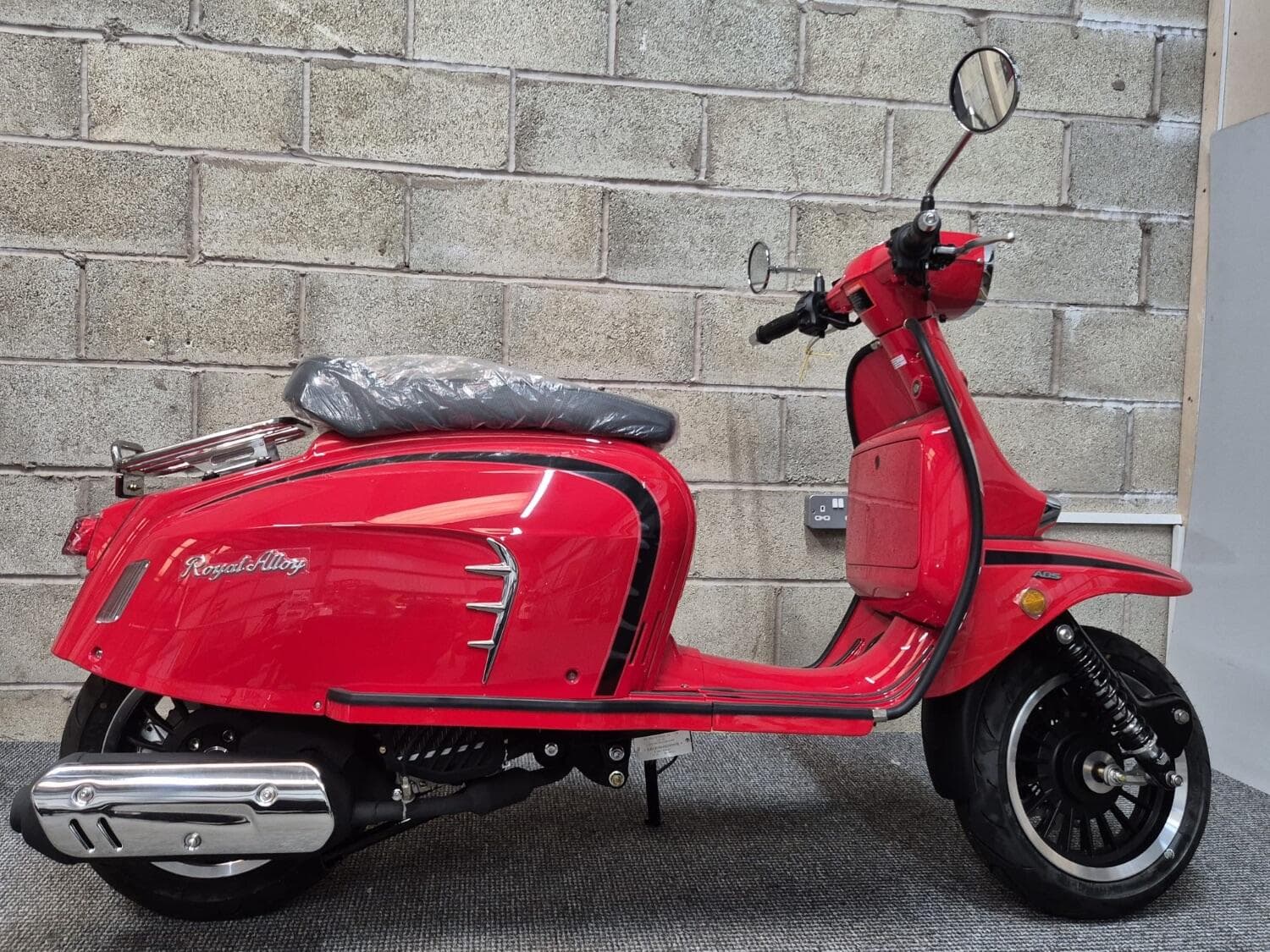 Royal Alloy GT125 - image 1 of 34