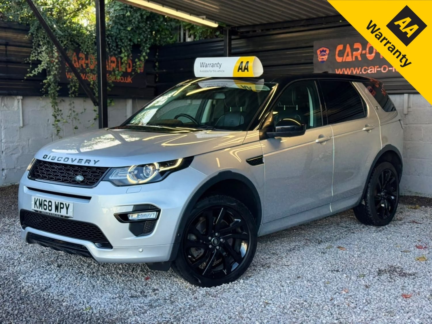 Land Rover Discovery Sport - image 1 of 42