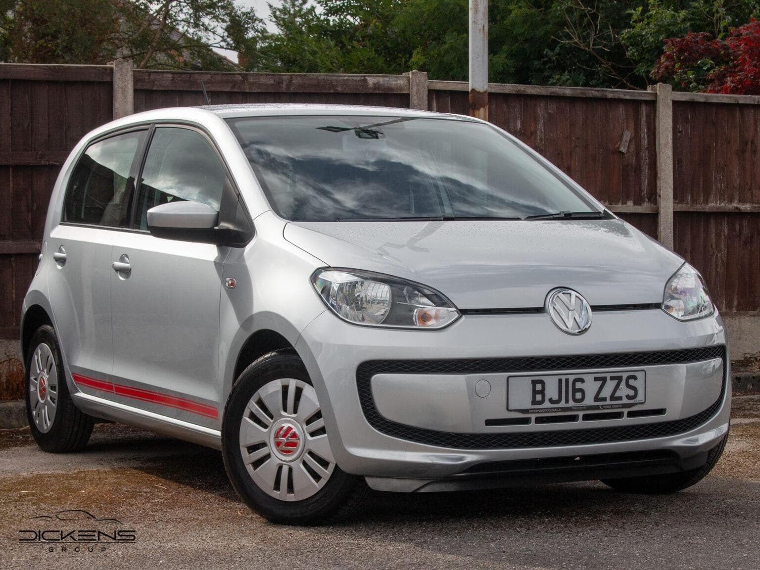 Volkswagen up! - image 1 of 29