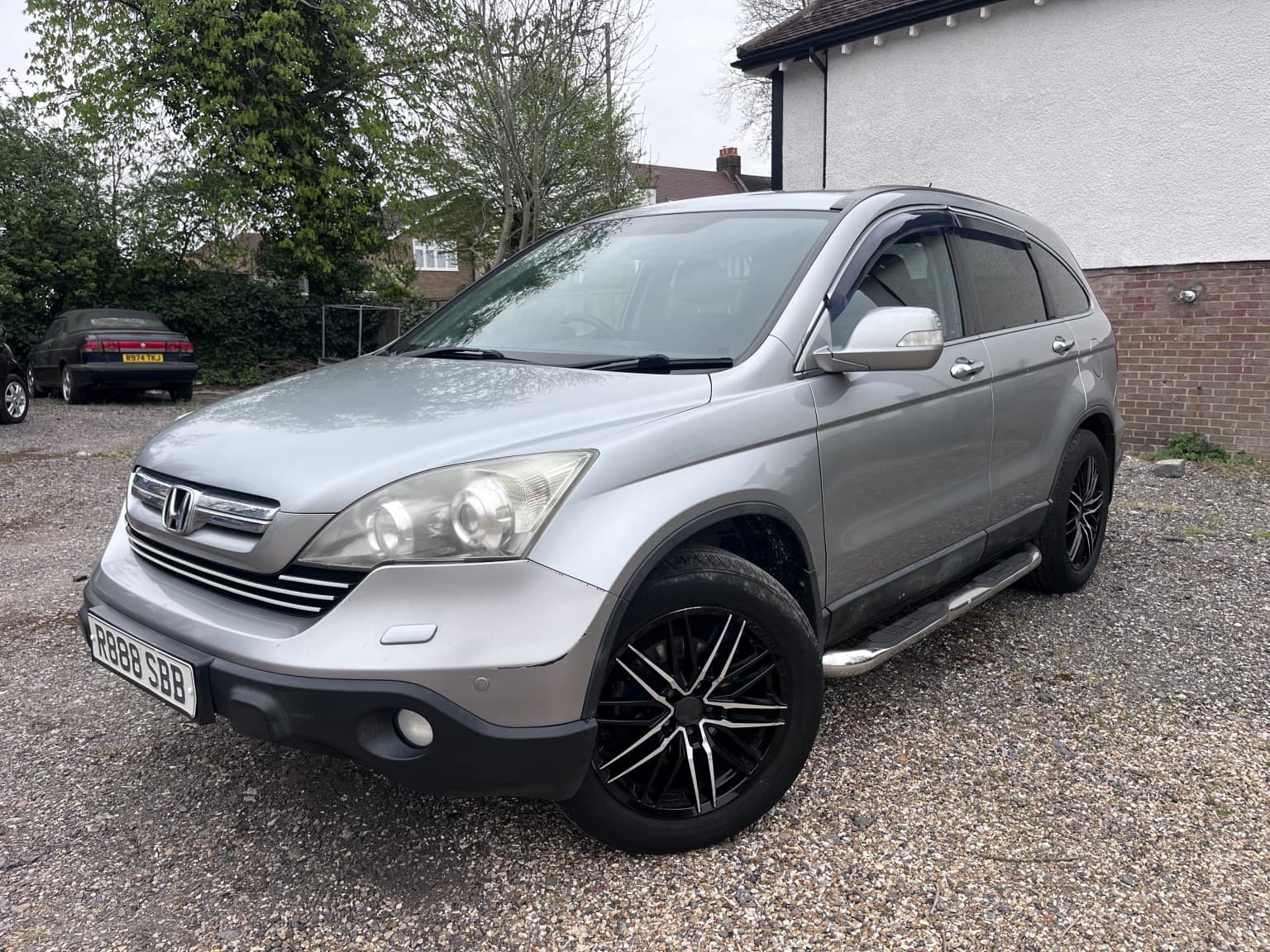 Honda CR-V - image 1 of 18