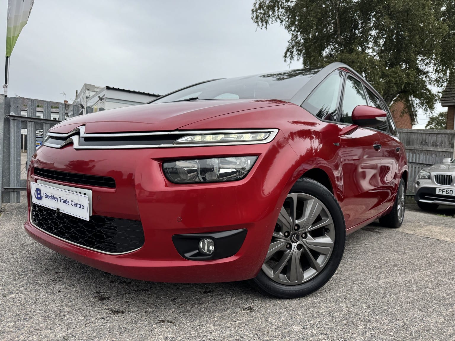 Citroen Grand C4 Picasso - image 1 of 43