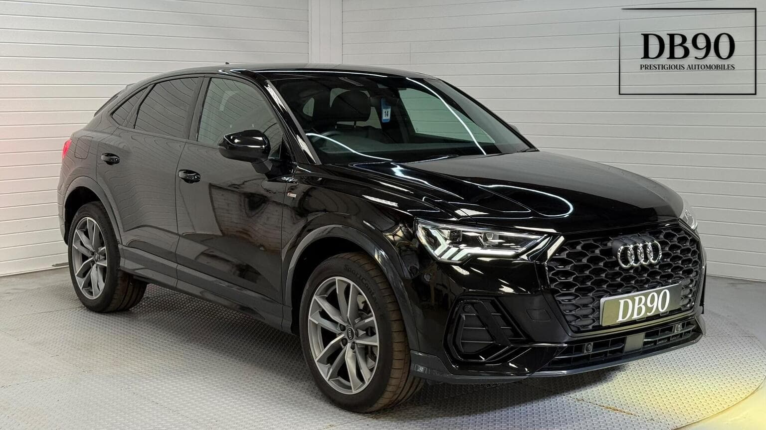 Audi Q3 - image 1 of 58