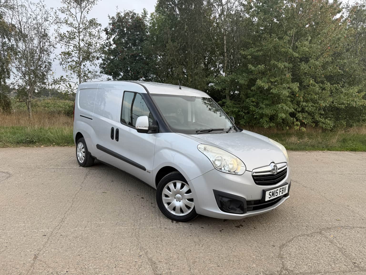 Vauxhall Combo - image 1 of 23